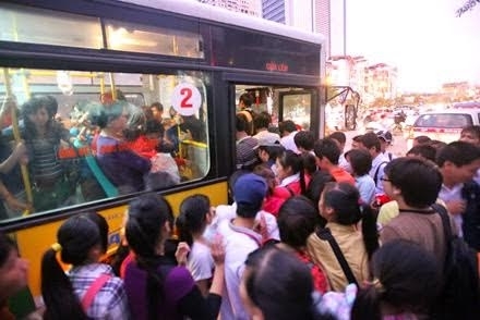 An toàn cho phụ nữ trên những chuyến xe - chuyện khó hay dễ?