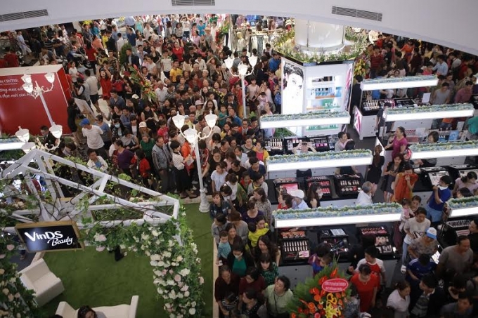 Vincom Center Phạm Ngọc Thạch đ&atilde; đ&aacute;p ứng nhu cầu ti&ecirc;u d&ugrave;ng đa dạng của người d&acirc;n.