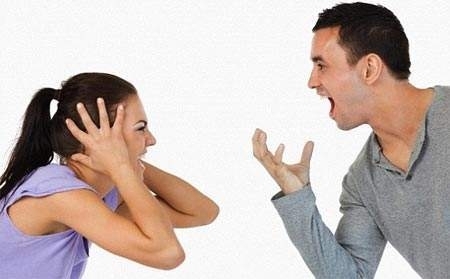 Cha con mâu thuẫn, mẹ phải làm gì?