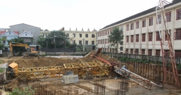 Vụ cẩu tháp đổ vào trường học: Dự án không phép vẫn thi công gây tai nạn nghiêm trọng