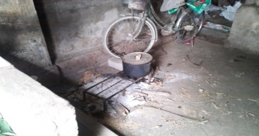 Đổ thuốc diệt chuột vào nồi canh để trả thù