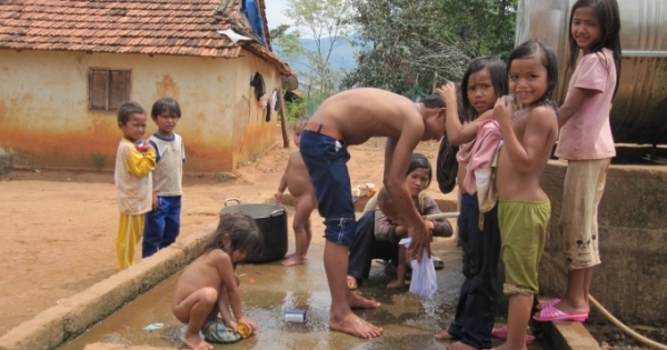 Tây Nguyên: Về ngôi làng phụ nữ sinh hết trứng mới thôi