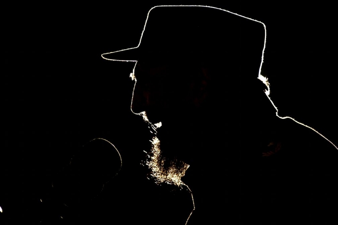 Dưới sự l&atilde;nh đạo của Chủ tịch Fidel Castro, hơn 50 năm qua đất nước Cuba đ&atilde; c&oacute; những thay đổi s&acirc;u sắc: đứng h&agrave;ng đầu thế giới về hệ thống y tế, 98% người d&acirc;n biết đọc, biết viết đạt tới 98%; 100% trẻ em được đến trường v&agrave; gi&aacute;o dục ho&agrave;n to&agrave;n miễn ph&iacute;. (Ảnh: Getty)