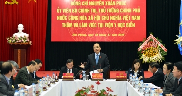 Thủ tướng Nguyễn Xuân Phúc làm việc với Viện Y học biển Việt Nam