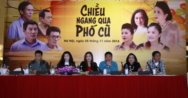 “Chiều ngang qua phố cũ” – khắc hoạ cuộc sống gia đình người Hà Nội