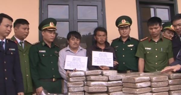 Hà Tĩnh: Bắt 2 đối tượng, thu 60 bánh cần sa