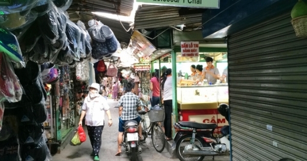 Mâu thuẫn vì va quẹt xe máy, nam thanh niên bị đâm xối xả