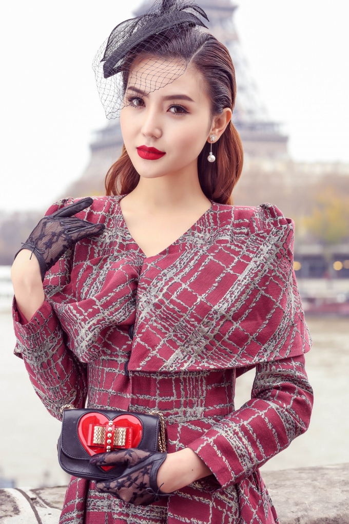 Ngọc Duy&ecirc;n h&oacute;a qu&yacute; c&ocirc; qu&yacute; tộc tới Paris xem show Victoria&rsquo;s Secret 2016