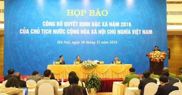 Hơn 4.000 người chính thức được đặc xá