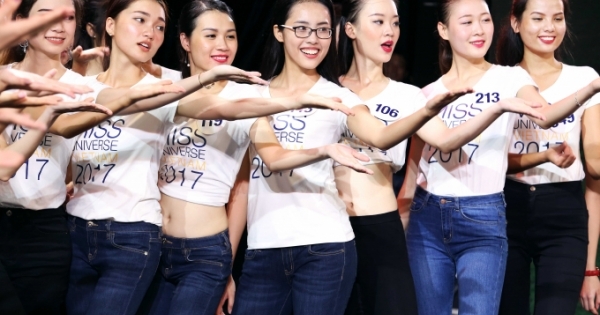 Ngắm nhìn thí sinh Hoa hậu Hoàn vũ Việt Nam miệt mài tập luyện cho phần thi đêm Bán kết