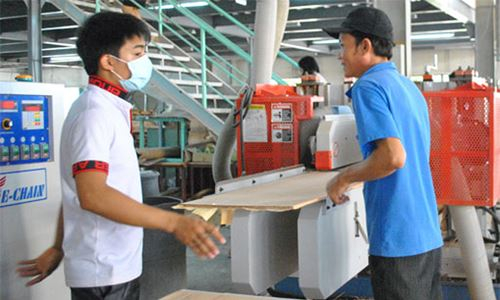 16 năm qua, số lượng QBLTD được th&agrave;nh lập chỉ dừng lại ở con số rất khi&ecirc;m tốn l&agrave; 27; bảo l&atilde;nh được hơn 4.161 tỷ đồng tr&ecirc;n tổng số 1,3 triệu tỷ đồng dư nợ cho vay DNNVV, tương đương 3,2%; phải trả nợ thay cho DN 8,6%. Nguồn: Internet