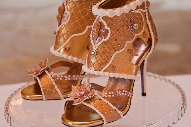 Cận cảnh đ&ocirc;i gi&agrave;y cao g&oacute;t đắt nhất thế giới gi&aacute; 15 triệu USD