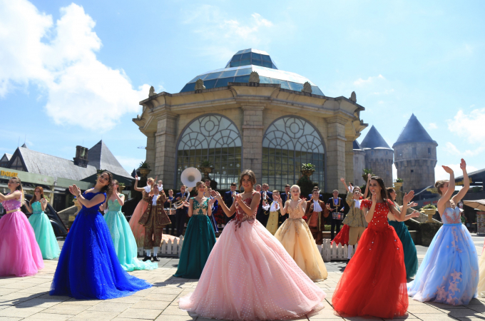 Du lịch Đ&agrave; Nẵng - C&uacute; h&iacute;ch sản phẩm chủ lực