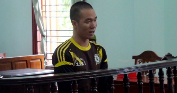 "Bóc lịch" 10 năm chỉ vì một lần "chót dại" chở người yêu "nhí" vào nhà nghỉ