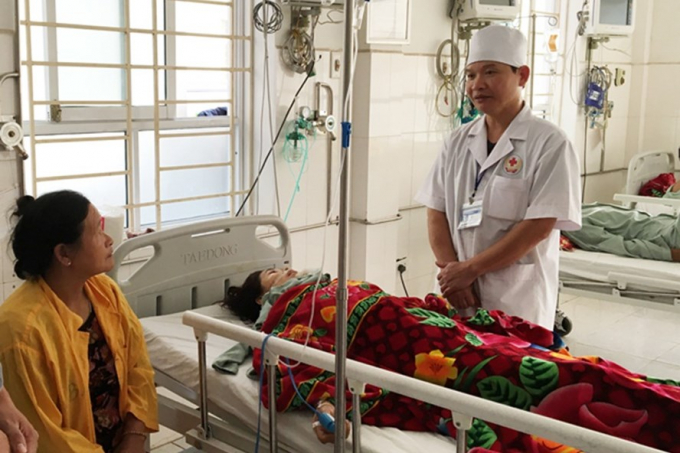 Sau khi được cấp cứu kịp thời, nạn nh&acirc;n đ&atilde; qua cơn nguy kịch (Ảnh: BTN).