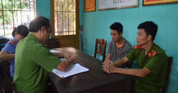 Thừa Thiên Huế: Thuê xe cẩu, đi ăn trộm gỗ lấy tiền đánh bạc