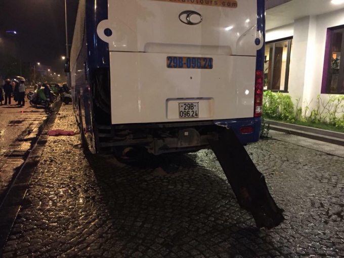 Huế: &Ocirc; t&ocirc; &ldquo;đi&ecirc;n&rdquo; g&acirc;y tai nạn li&ecirc;n ho&agrave;n, một người thiệt mạng