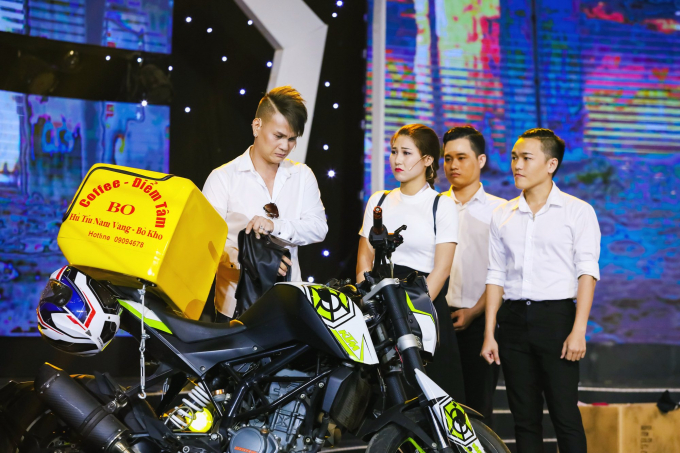 Trịnh Tuấn Vỹ đau l&ograve;ng n&oacute;i về sự đ&agrave;o thải khắc nghiệt của ng&agrave;nh giải tr&iacute;