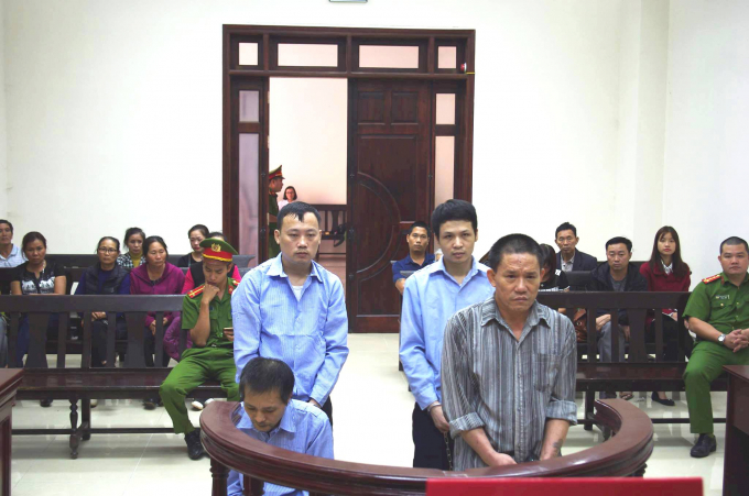 C&aacute;c bị c&aacute;o tại t&ograve;a.