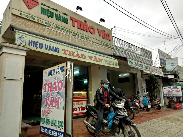 Tiệm v&agrave;ng bị b&agrave; S&acirc;m &ldquo;cuỗm&rdquo; v&agrave;ng