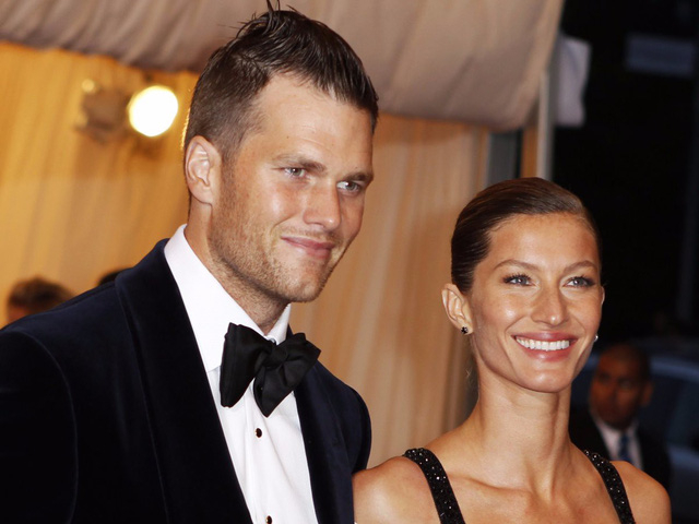 Cầu thủ b&oacute;ng bầu dục Tom Brady v&agrave; si&ecirc;u mẫu Gisele B&uuml;ndchen.