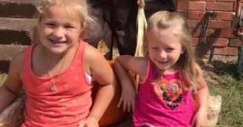 "Như bị ai xui", mẹ bắn chết hai con gái