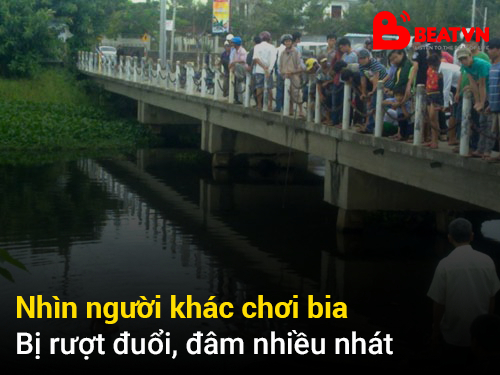 Nh&igrave;n người kh&aacute;c chơi bia bị rượt đuổi, đ&acirc;m nhiều nh&aacute;t