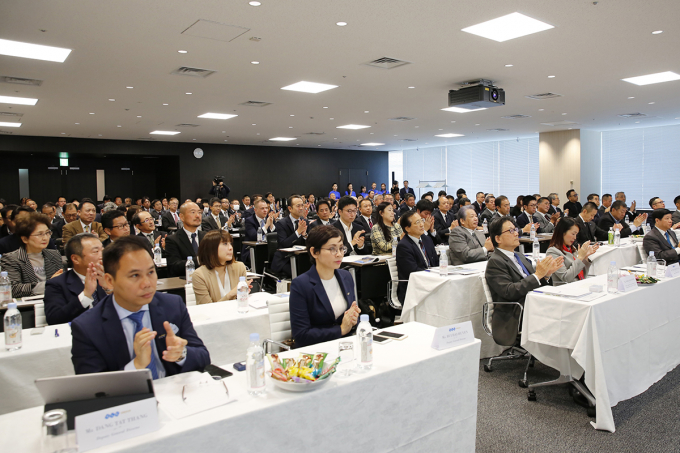 Hơn 200 đối t&aacute;c, kh&aacute;ch h&agrave;ng tham dự sự kiện.