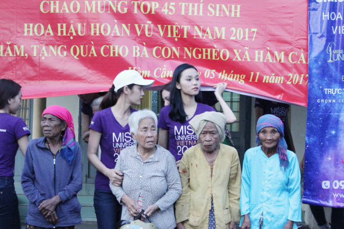 H&agrave;nh tr&igrave;nh c&ocirc;ng t&aacute;c x&atilde; hội cộng đồng của th&iacute; sinh Hoa hậu Ho&agrave;n vũ Việt Nam 2017