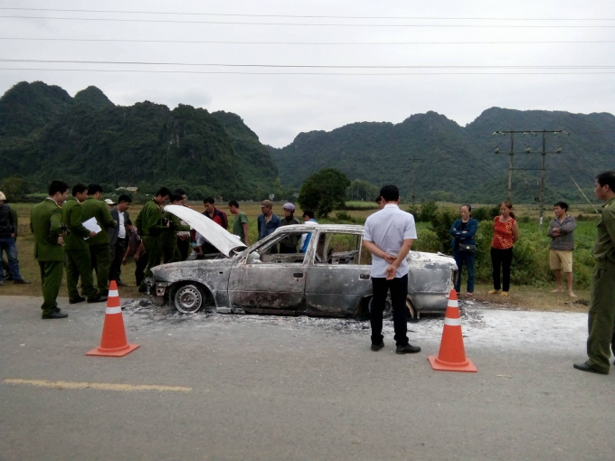 Cơ quan chức năng c&oacute; mặt tại hiện trường để điều tra nguy&ecirc;n nh&acirc;n.