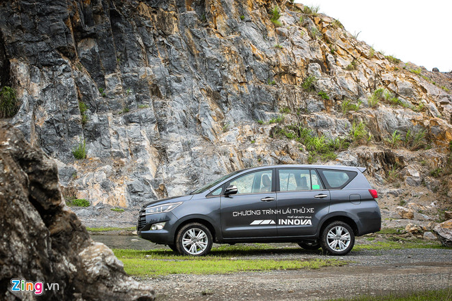 Toyota_InnToyota giảm gi&aacute; 3 d&ograve;ng xe lắp r&aacute;p trong nước gồm Innova, Vios v&agrave; Corolla Altis.