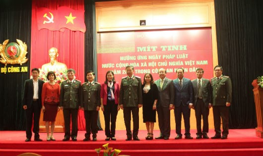 Đại biểu c&aacute;c bộ, ng&agrave;nh Trung ương tham dự Lễ m&iacute;t-tinh của Bộ C&ocirc;ng an