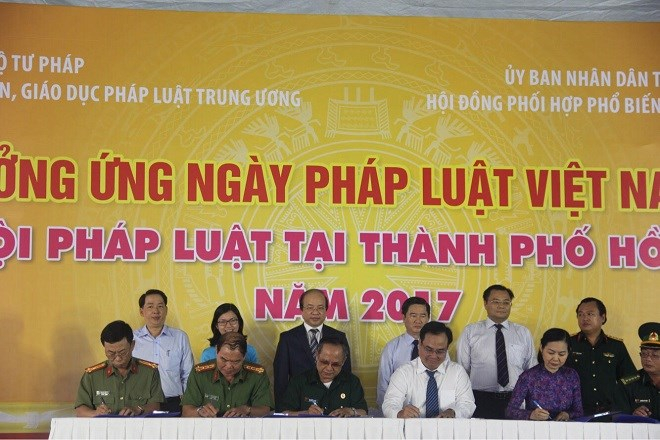 TP HCM: Nhiều m&ocirc; h&igrave;nh mới, c&aacute;ch l&agrave;m hay, s&aacute;ng tạo hưởng ứng Ng&agrave;y Ph&aacute;p luật Việt Nam
