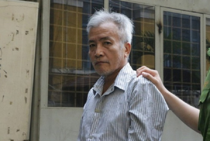 Ph&aacute;t hiện vợ ngủ cạnh t&agrave;i xế, Đ&agrave;o d&ugrave;ng gậy đ&aacute;nh chết anh n&agrave;y.