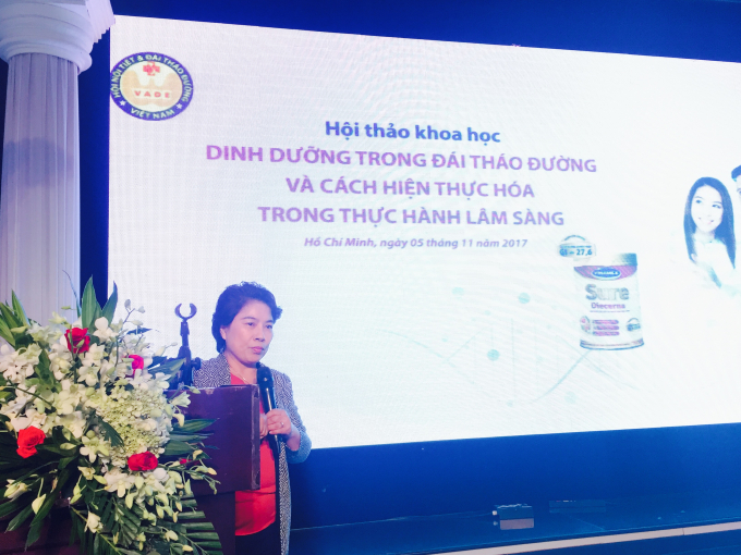 &nbsp;PGS.TS.BS&nbsp;Nguyễn Thị B&iacute;ch Đ&agrave;o&nbsp; khai mạc hội nghị khoa học Dinh dưỡng trong đ&aacute;i th&aacute;o đường v&agrave; c&aacute;ch hiện thực h&oacute;a trong thực h&agrave;nh l&acirc;m s&agrave;ng.