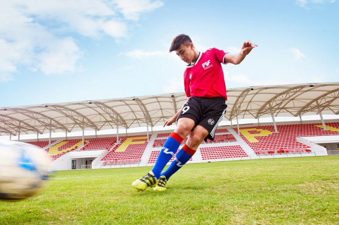 Nguyễn Thế H&ugrave;ng, một trong những học vi&ecirc;n ti&ecirc;u biểu của U15 PVF, vừa c&ugrave;ng U15 Việt Nam gi&agrave;nh ng&ocirc;i v&ocirc; địch giải U15 Đ&ocirc;ng Nam &Aacute; v&agrave; c&ugrave;ng U16 Việt Nam gi&agrave;nh quyền lọt v&agrave;o V&ograve;ng chung kết U16 ch&acirc;u &Aacute; 2018.&nbsp;