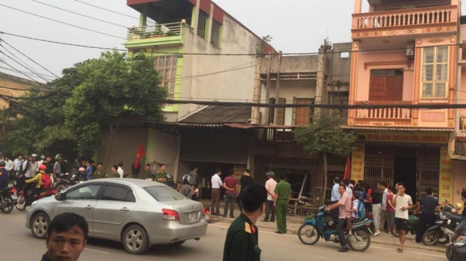 Cơ quan c&ocirc;ng an c&oacute; mặt ở hiện trường để điều tra nguy&ecirc;n nh&acirc;n sự việc.