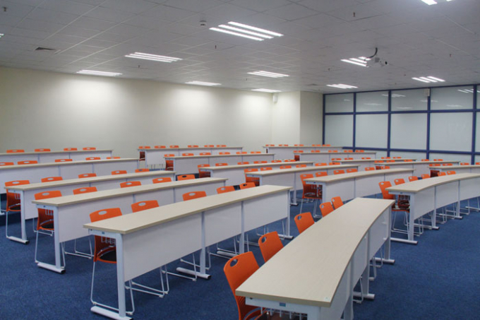 Ph&ograve;ng hội thảo 200 chỗ.