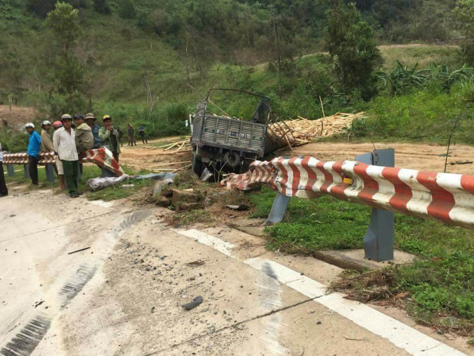 Hiện trường vụ tai nạn nghi&ecirc;m trọng.