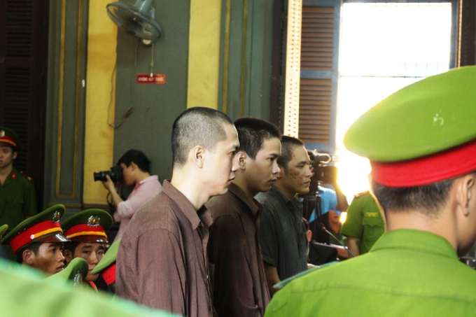 C&aacute;c bị c&aacute;o tại t&ograve;a.