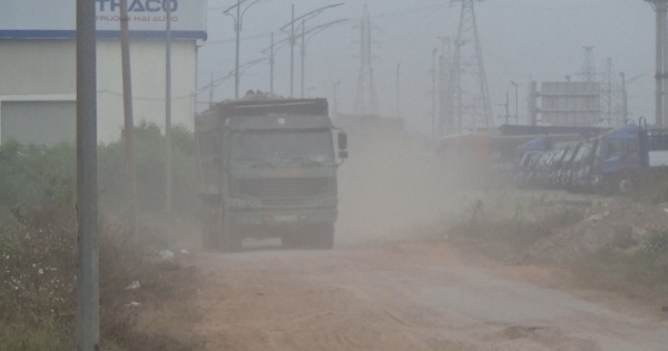 Đường gom QL1 xuống cấp: Chủ đầu tư KĐT Bách Việt, Công ty Tân Đạt bị bêu tên