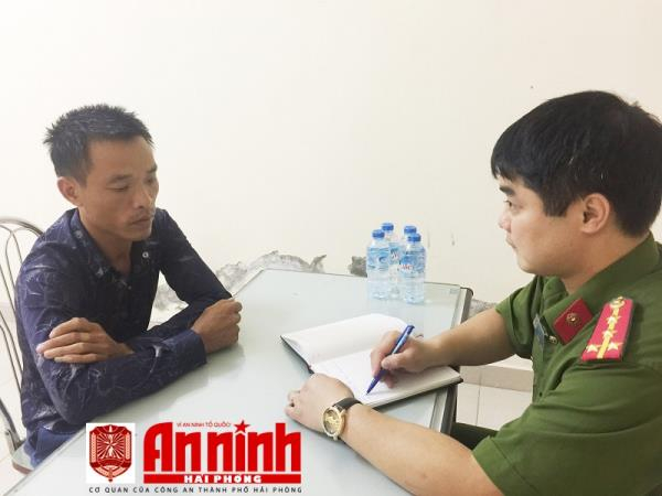 &nbsp;Điều tra vi&ecirc;n đang khai th&aacute;c