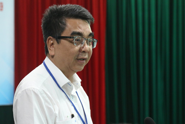 PGS.TS Nguyễn Ngọc Điện, Ph&oacute; hiệu trưởng trường ĐH Kinh tế - Luật (ĐHQG TP.HCM) trở th&agrave;nh người Việt Nam đầu ti&ecirc;n l&agrave; Viện sĩ Viện H&agrave;n l&acirc;m Khoa học Hải ngoại Ph&aacute;p