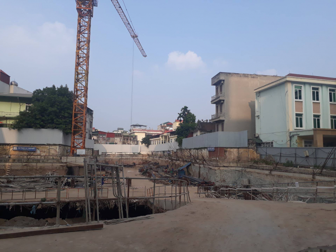 B&ecirc;n trong khu vực khi c&ocirc;ng dự &aacute;n 110 Cầu Giấy. Tiến độ dự &aacute;n&nbsp;Cầu Giấy CENTER POINT hiện đang thi c&ocirc;ng xong tầng hầm dự &aacute;n.