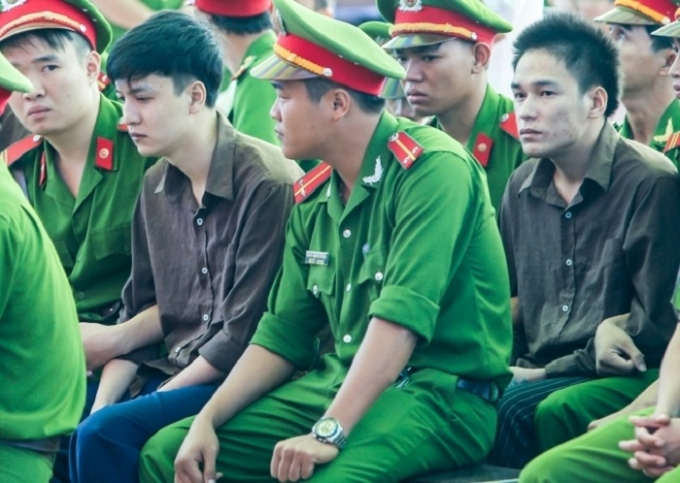 Nguyễn Hải Dương v&agrave; Trần Đ&igrave;nh Thoại tại phi&ecirc;n t&ograve;a sơ thẩm.