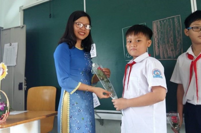 Những m&oacute;n qu&agrave; nhỏ nhưng thật l&ograve;ng sẽ l&agrave;m c&aacute;c thầy c&ocirc; vui v&agrave; hạnh ph&uacute;c hơn nhiều. Ảnh minh họa: IT.