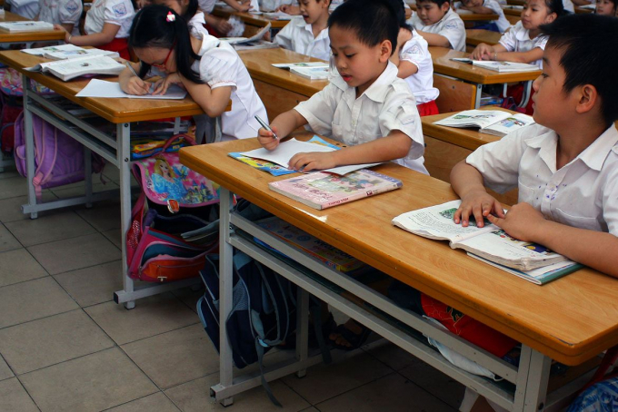 UBND tỉnh Bến Tre y&ecirc;u cầu Sở Kế hoạch v&agrave; Đầu tư xem x&eacute;t c&aacute;c kiến nghị li&ecirc;n quan đến G&oacute;i thầu Mua sắm b&agrave;n ghế học sinh cho trường học huyện Mỏ C&agrave;y Nam. Ảnh: Nh&atilde; Chi