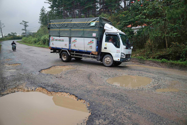 C&aacute;c phương tiện di chuyển rất kh&oacute; khăn