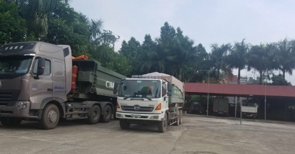 Bắc Kạn: Xử lý xe tải đổ trộm chất thải tại huyện Chợ Mới