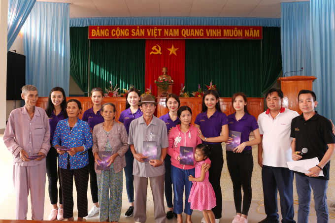 Gần 4 tỷ đồng được gửi chia sẻ với người d&acirc;n miền Trung từ tổ chức Hoa hậu Ho&agrave;n vũ Việt Nam